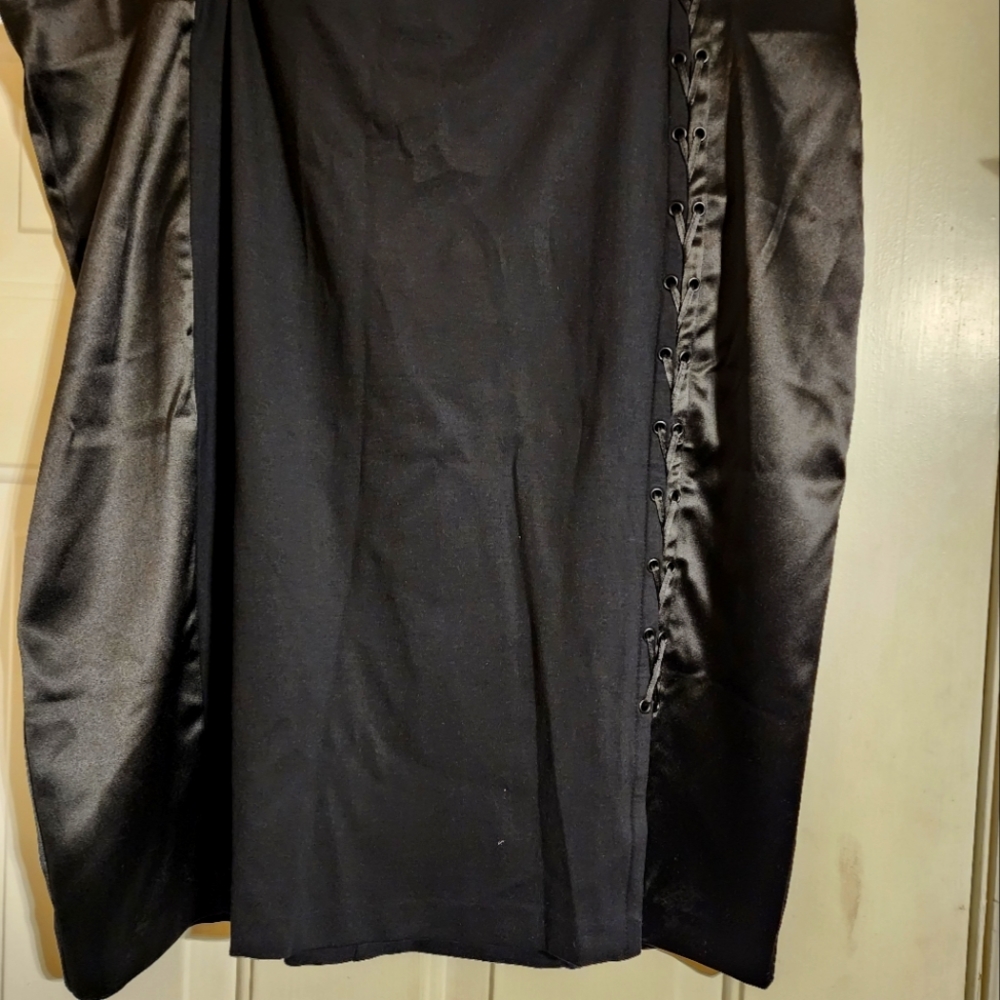 Plus size black skirt